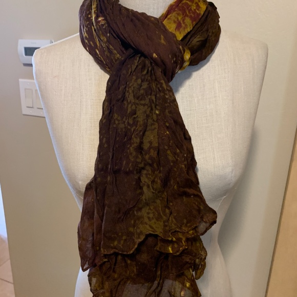 tissue weight brown/red/gold scarf - Picture 9 of 12